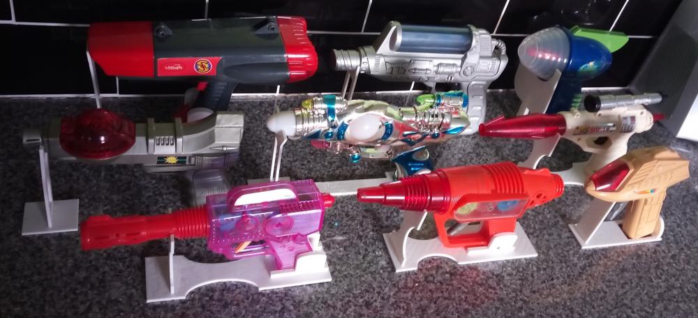 SPACE GUN STANDS - SPACE GUNS - Alphadrome | Home of the Robots ...