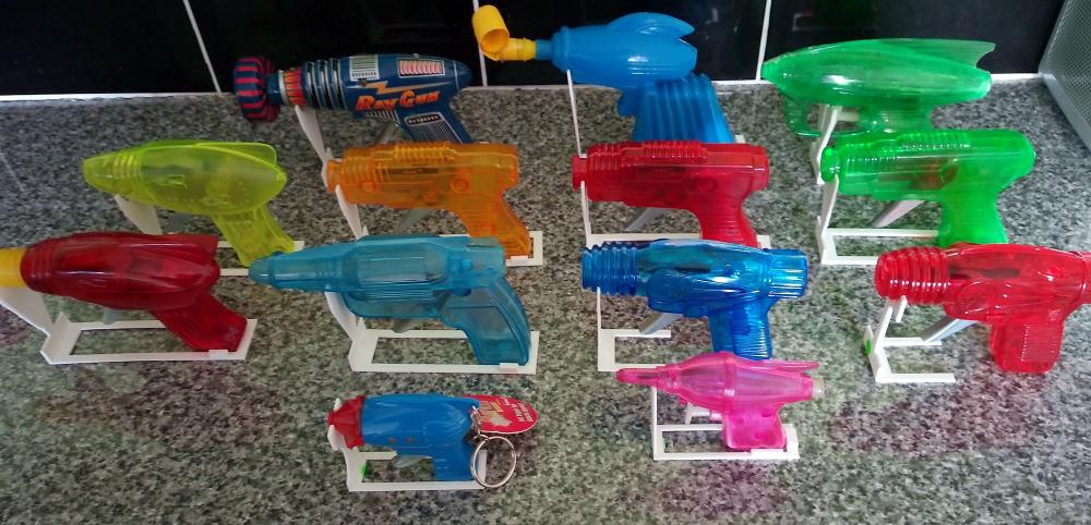 SPACE GUN STANDS - SPACE GUNS - Alphadrome | Home of the Robots ...
