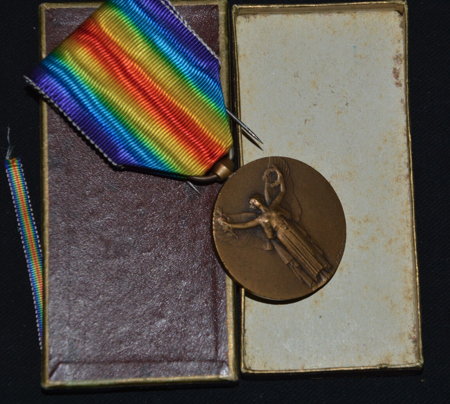 grosse グロッセ DIPLOME D'HONNEUR1937 No1524 ブローチ Silver War