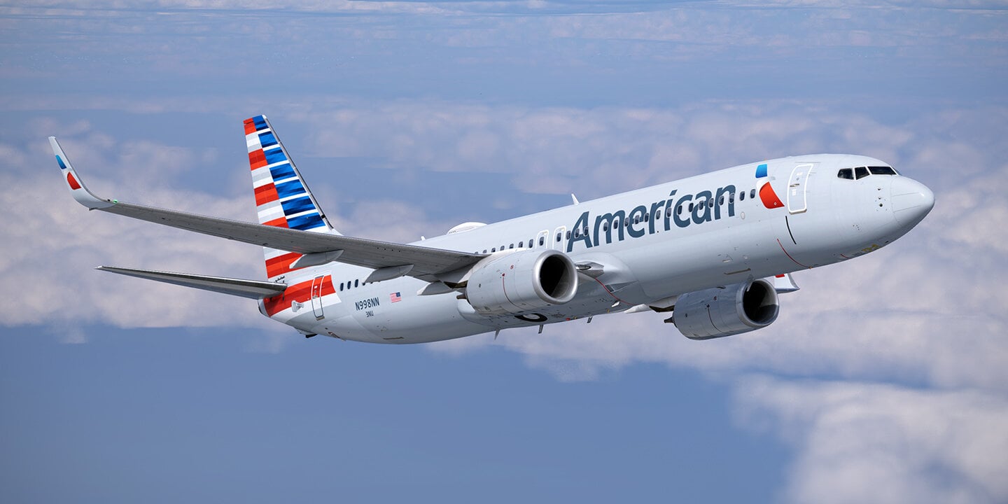 American Airlines PACK in 8K for v2 - 737-800 - Threshold