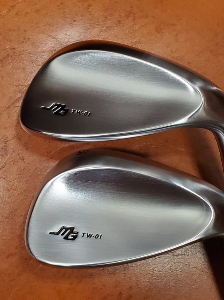 Miura Giken TW-01 Wedge in hand pics and specs - Japanese and Non
