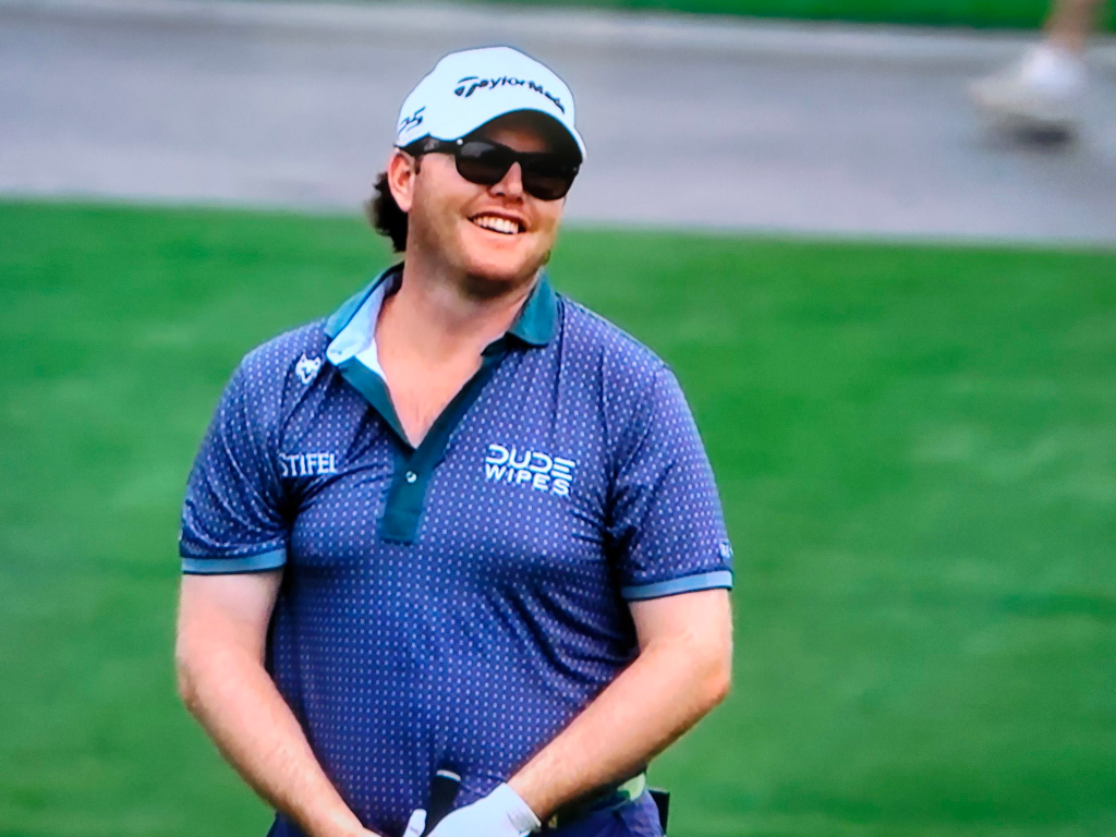 lucas glover chewing tobacco 46-year-old is heating up as he seeks his seventh PGA TOUR victory , Hot Streak presented by @Chipotle., This one is a gimme. First 5,000 fans who text CUPP85458 to 888-222 get a BOGO Who is Lucas Glover's Apparel
