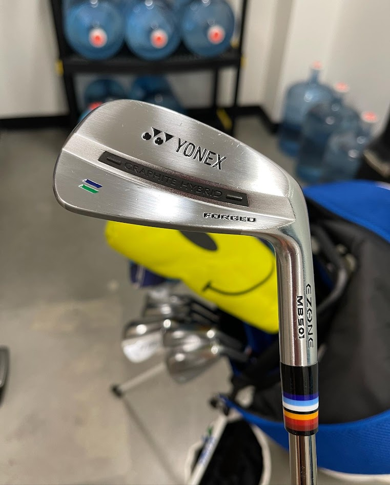 BLADE PLAYER YONEX MB-301 sexy as can be - Japanese and Non-US