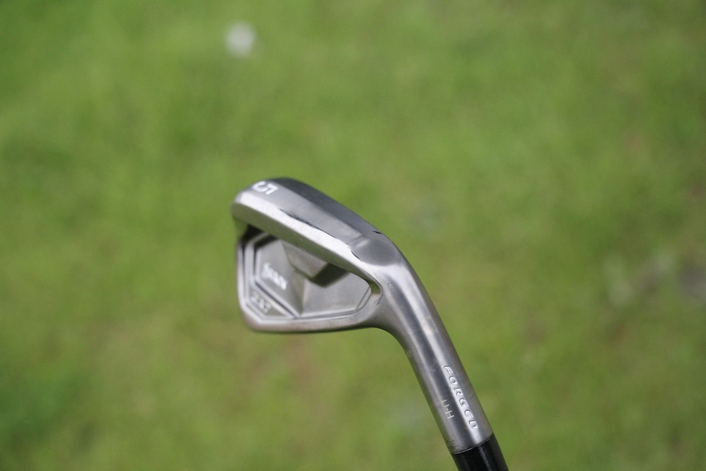 Lucas Glover going to test black Srixon ZX5 & ZX7 irons - 2024
