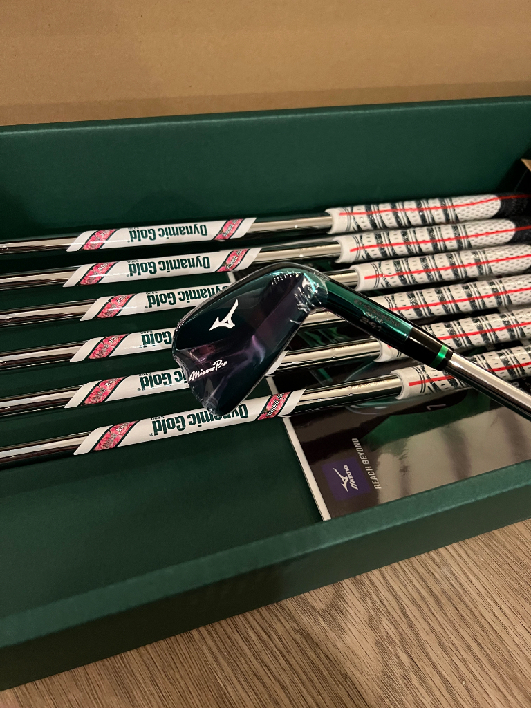 LIMITED EDITION MIZUNO PRO 241 AZALEA - For Sale Archive-For
