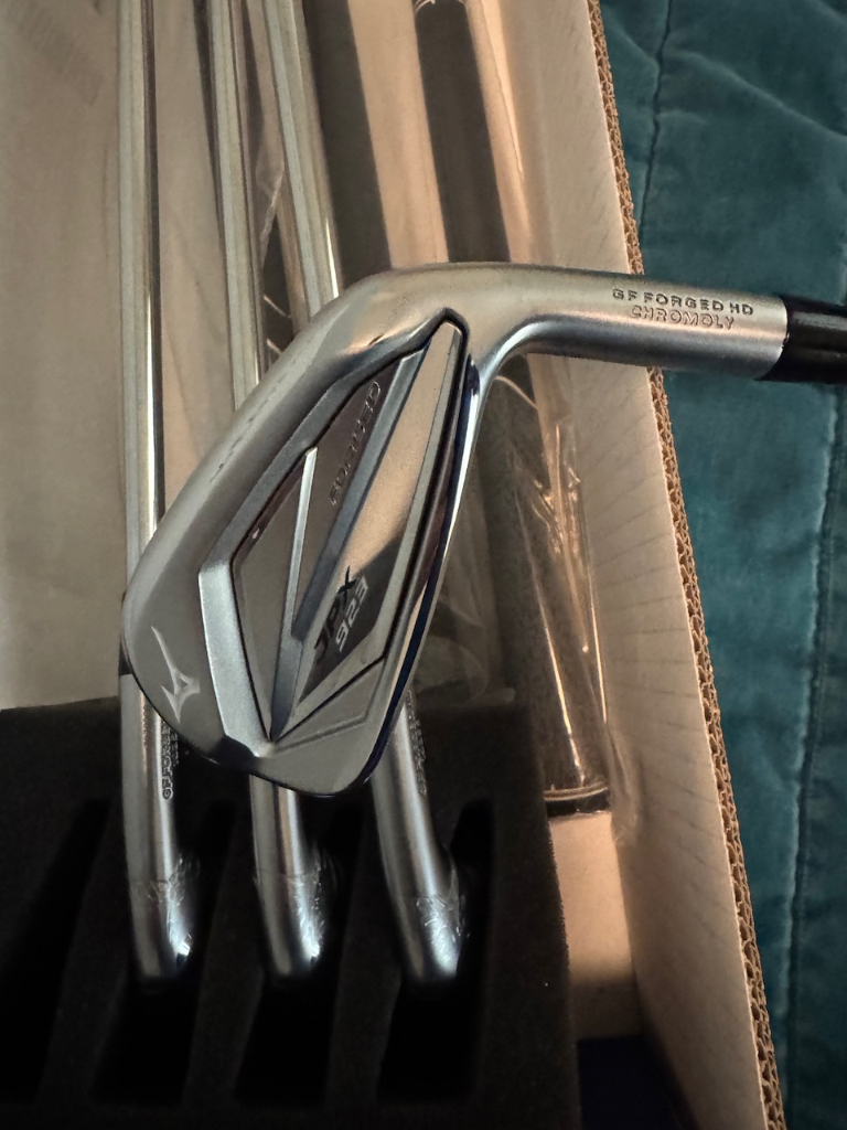 BRAND NEW in box, unhit Mizuno JPX 923 Forged 4-P w/Nippon Modus