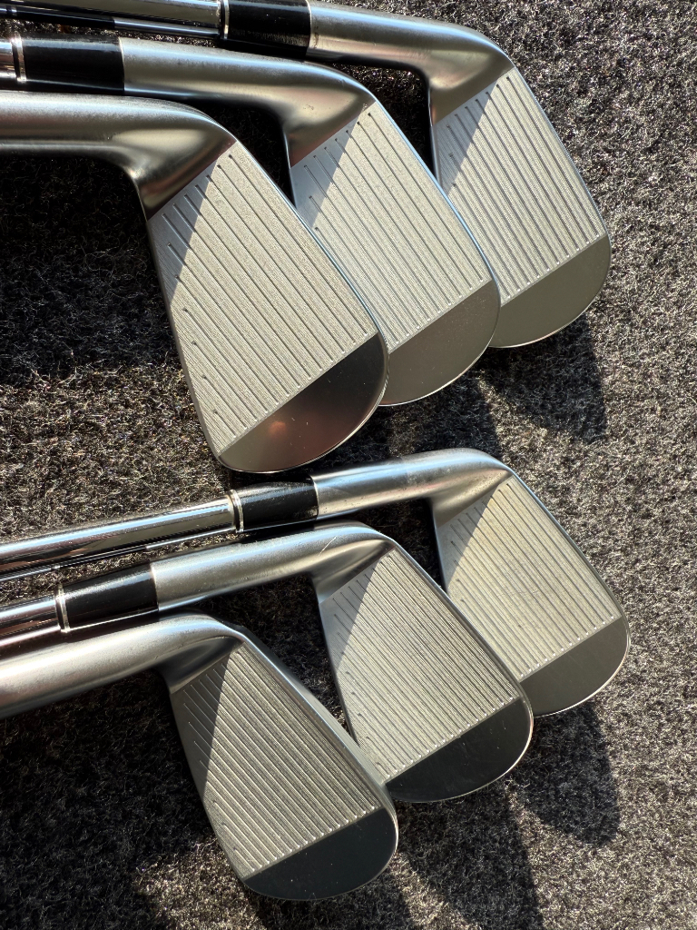 Wednesday REDUCED TO MOVE! Srixon ZXi7 5-PW Modus 120 X - For Sale