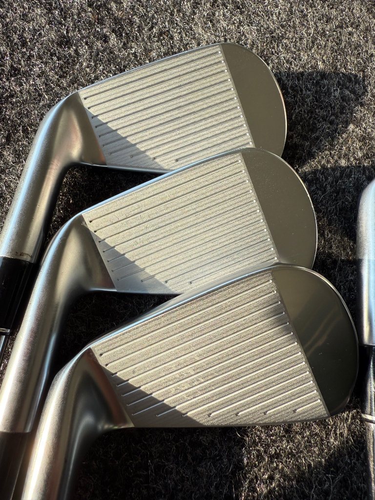 Wednesday REDUCED TO MOVE! Srixon ZXi7 5-PW Modus 120 X - For Sale