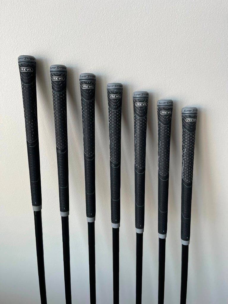 Srixon ZXi7 4-PW - Dynamic Golf Tour Issued S400 Shafts - MINT