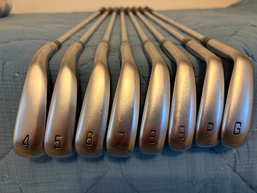 PRICE DROP Mizuno JPX925 Hot Metal Pro. 4-GW. NS Pro Super Peening