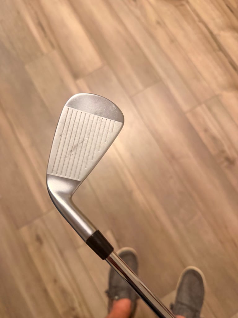 item added! 🔥 🔥Srixon ZXI 10.5 w/Ventus blue velo + 6x, Cally UT
