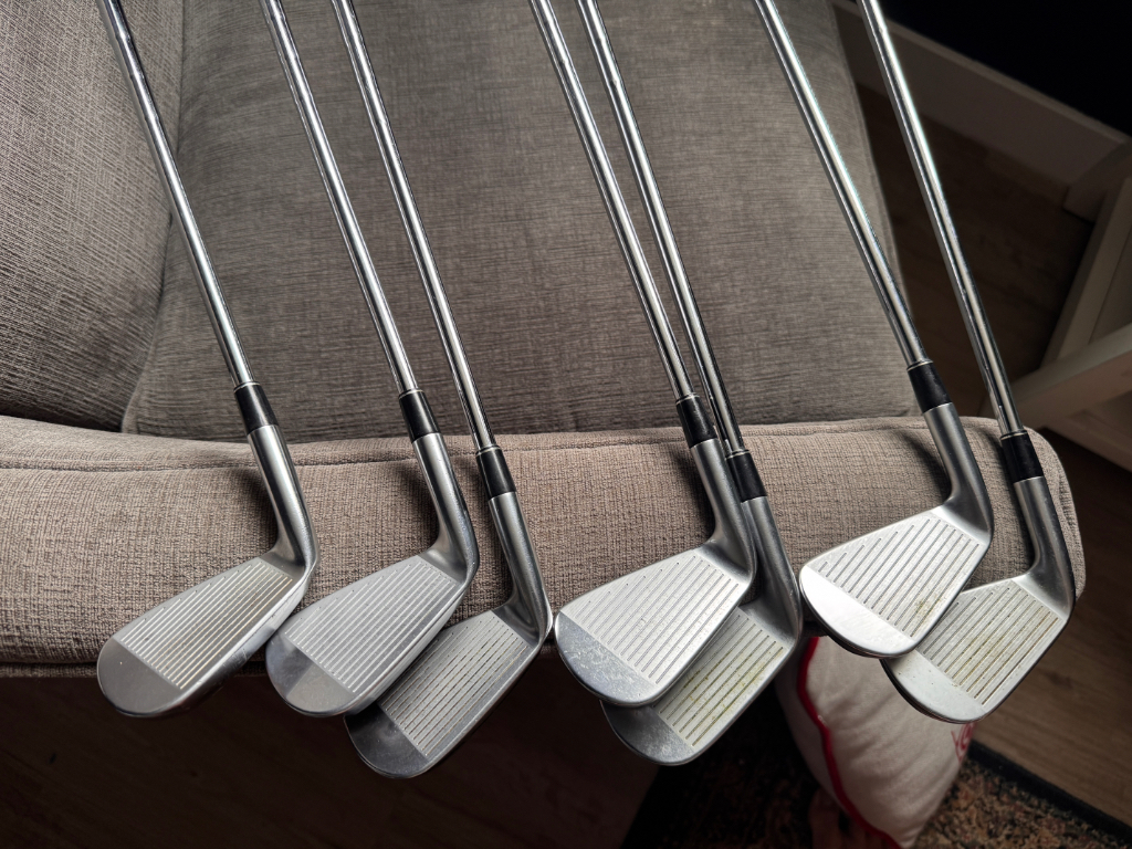 Srixon ZX5 4-PW Nippon N.S. Pro Modus3 tour 105 stiff