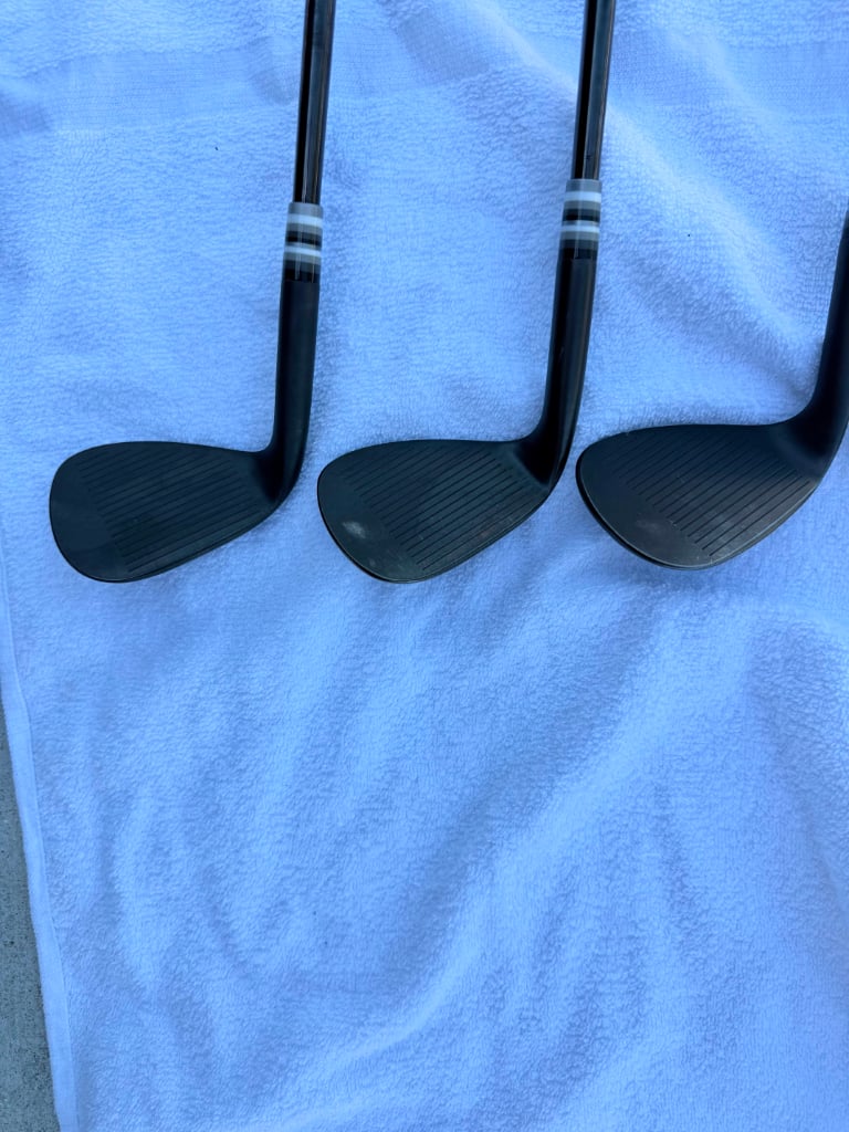Bettinardi Gangster Cat HLX 6.0 Wedge set and a Wiz head cover