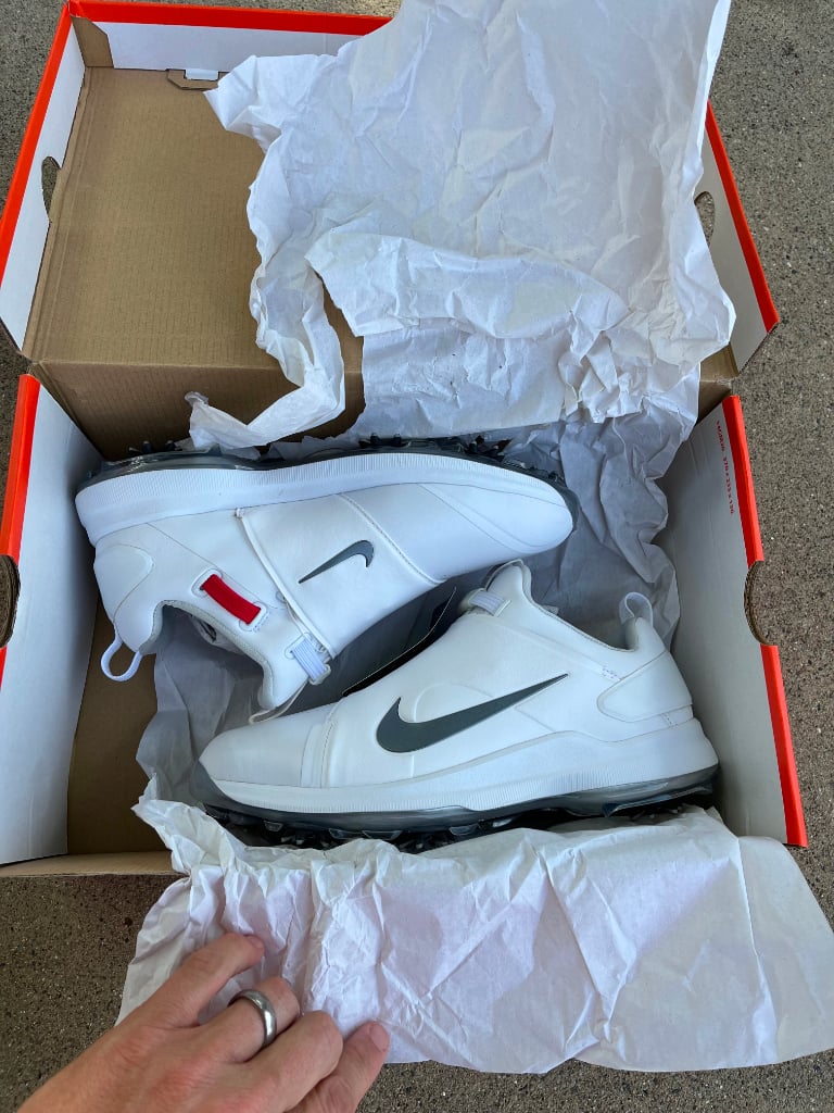 Brand New Nike Tour Premiere White/Silver 9.5 Wide - Classifieds