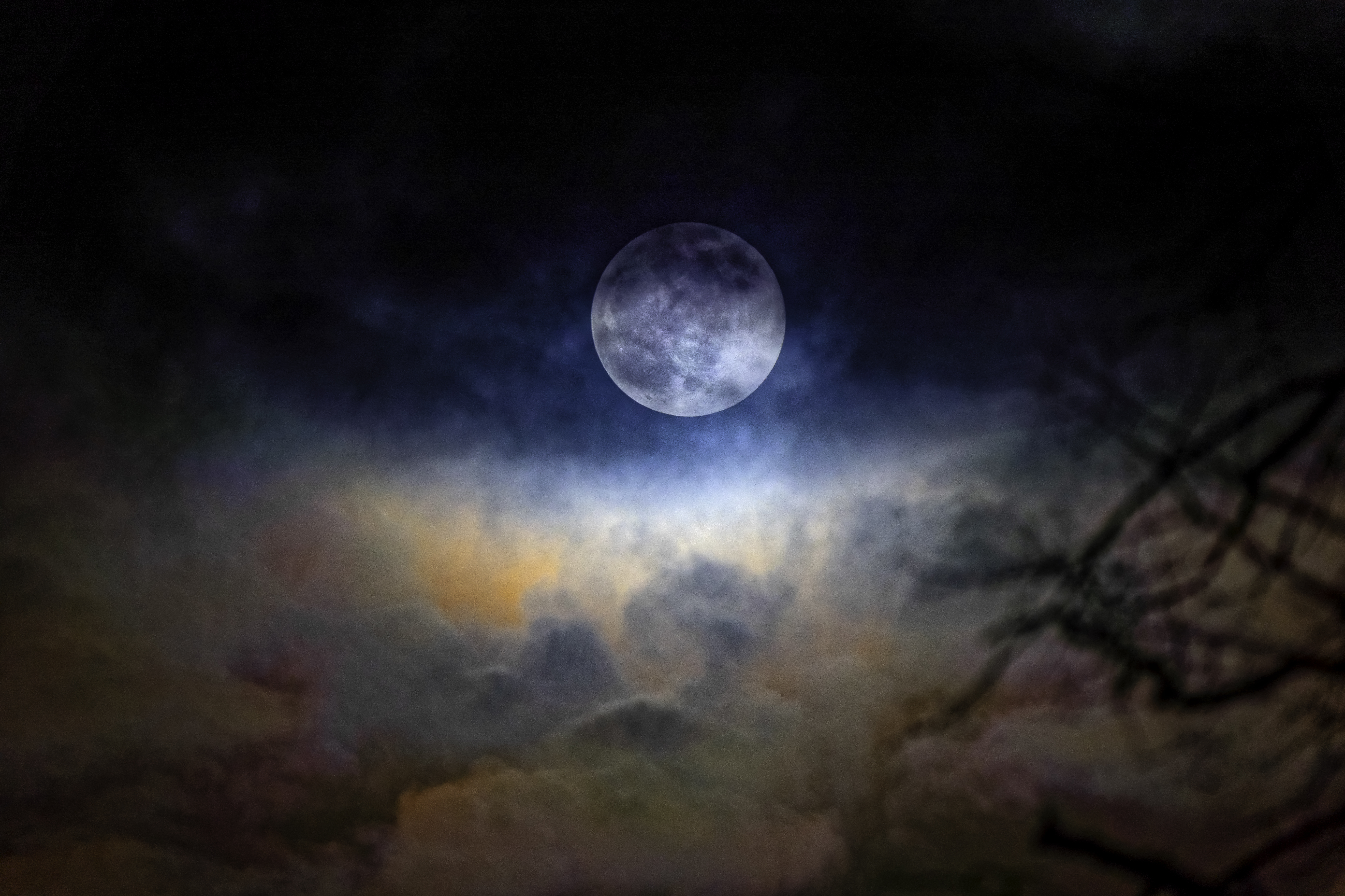 Cloudy Moon - Imaging - Lunar - Stargazers Lounge