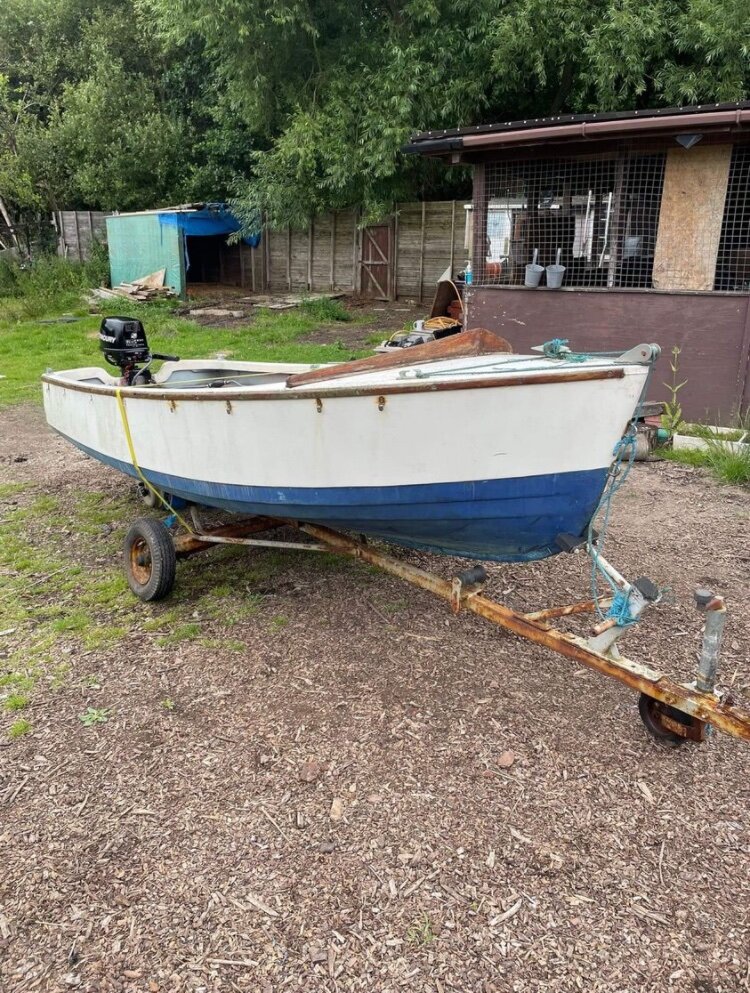 Hi I’ve just purchased this boat can anybody identify make or model for ...