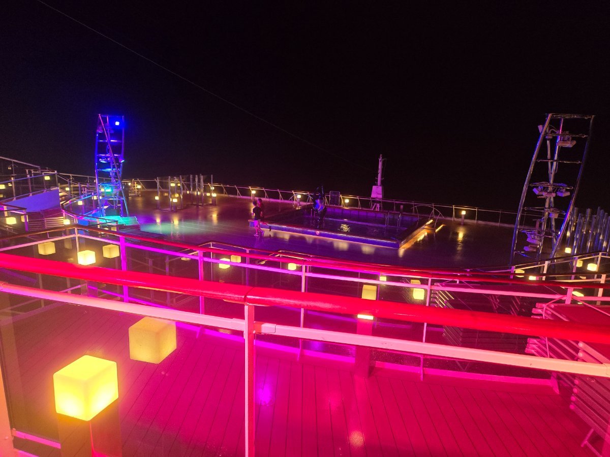 QM2 Needs an Ibiza Beach Club - Cunard Line