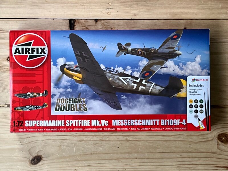A50194 Spitfire v Bf109 Dogfight Double Mash-up 