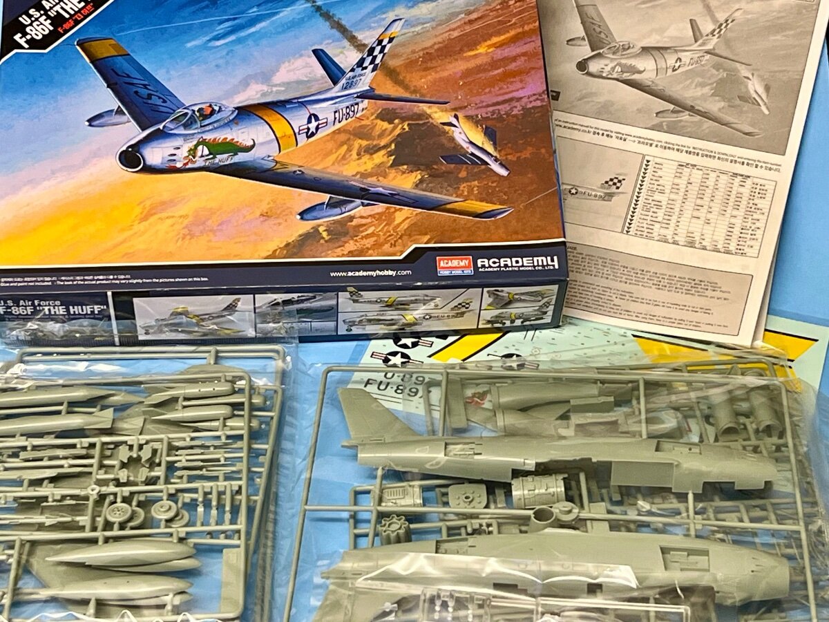 North American F-86F-40 Sabre 1:48 A08110 - Aircraft - Hornby