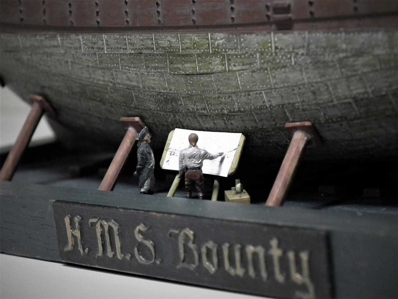 Revell Bounty 13 navy inspector visiting_1280.JPG