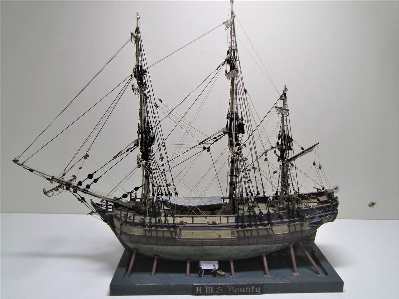 Revell Bounty 1_1280.JPG