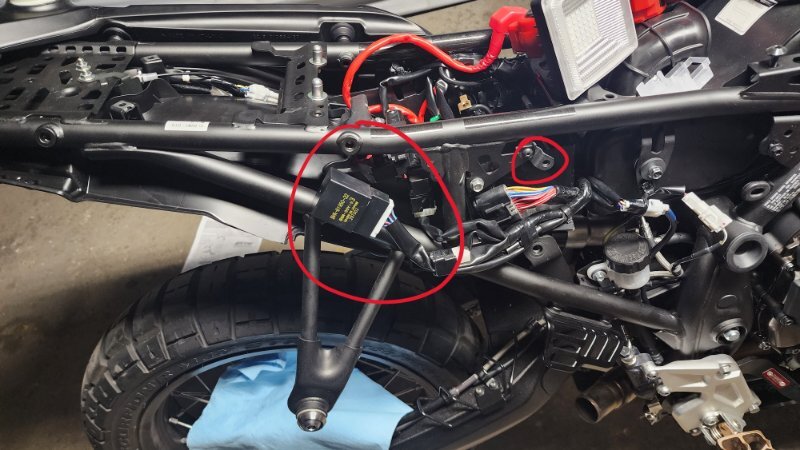 GYTR Rear Fuel Tank Install Log - Parts and upgrades reviews - Yamaha ...