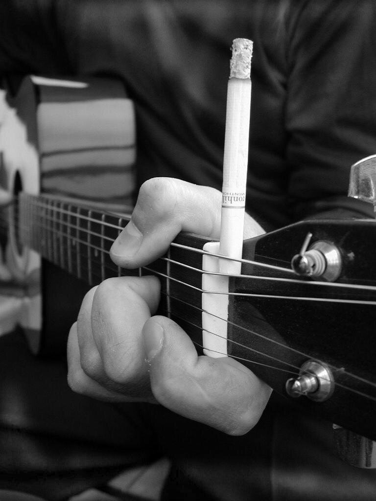 cigarette in headstock cigarette on headstock - Uncategorized