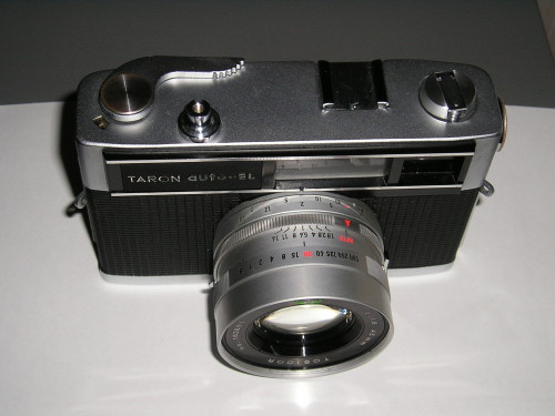 Découverte du Taron Auto JE : Histoire et Caractéristiques