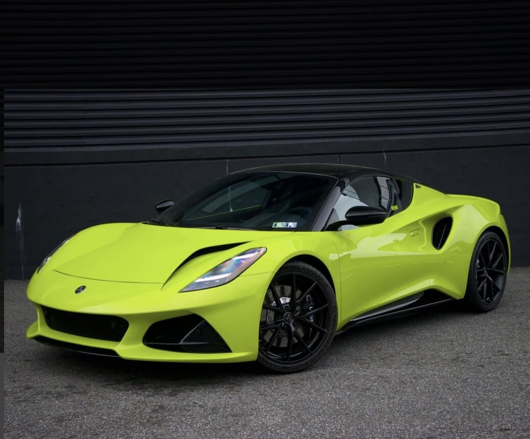 In with my Isotope green Emira - Emira Chat - TLF - Total Lotus
