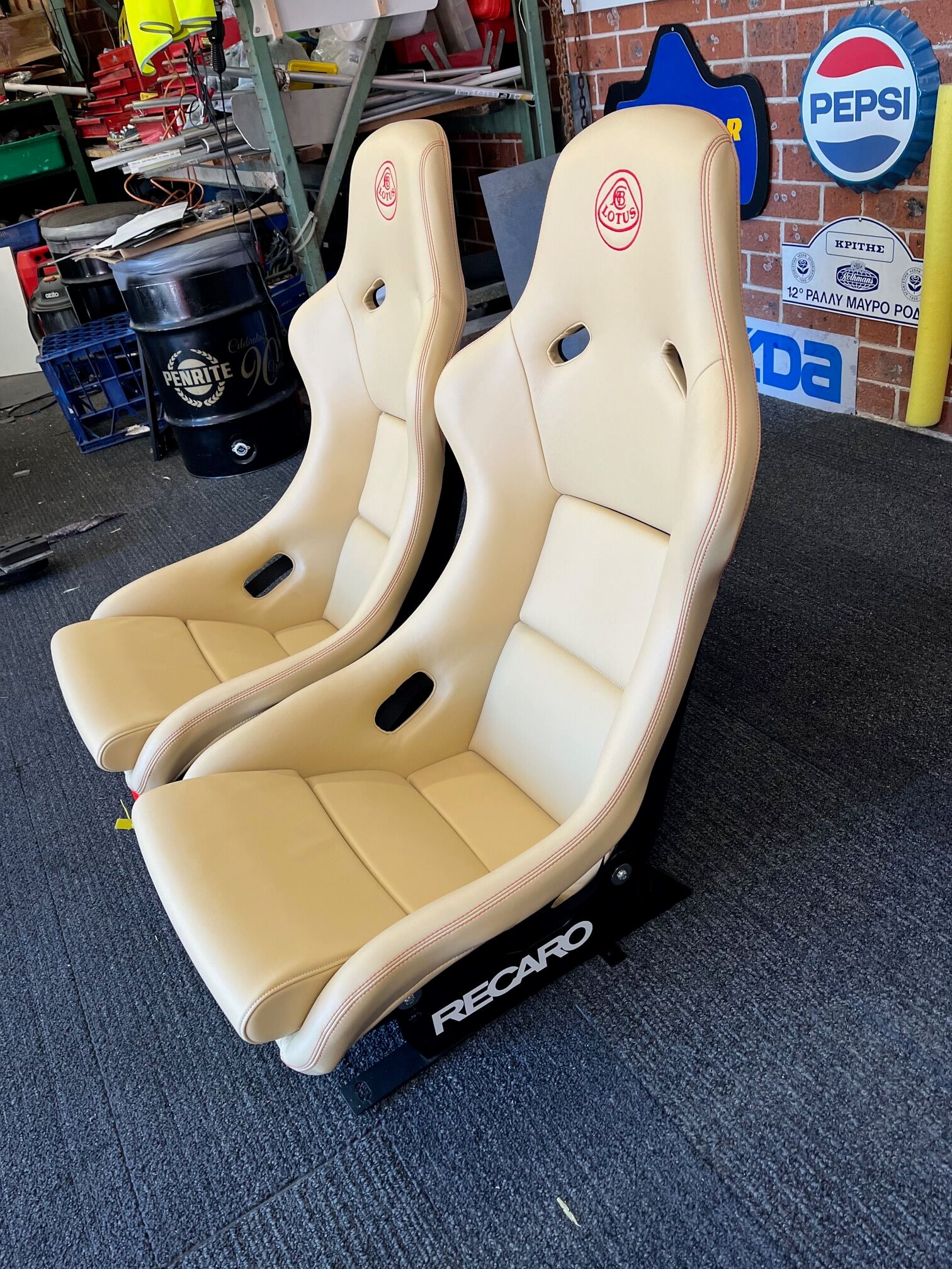 New Recaro Seats into a V8 - Interior/Exterior/Lights/Glass/Alarms/ICE ...