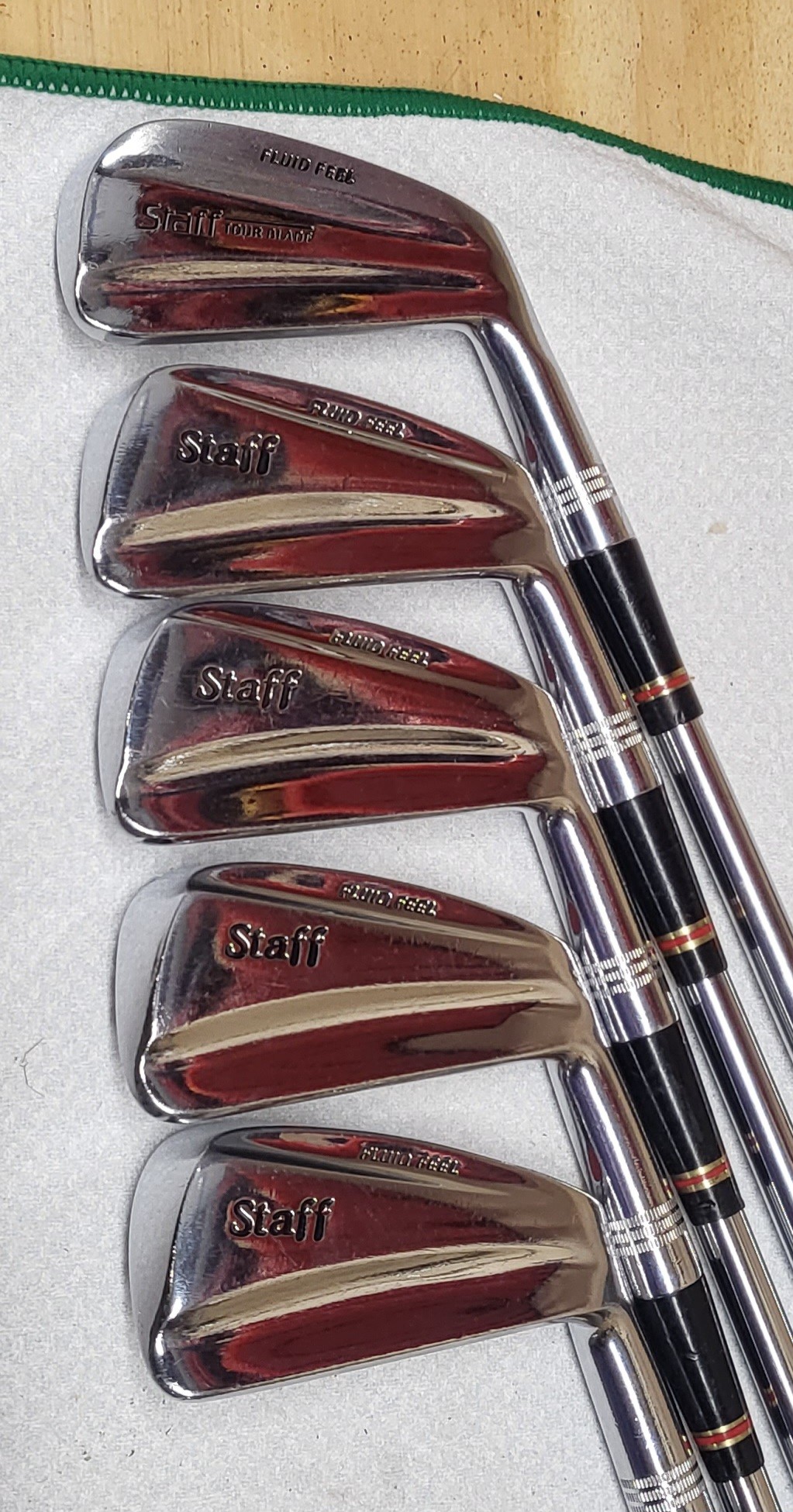 Wilson Staff Irons - Fluid Feel - Red Button - Stiff Shafts