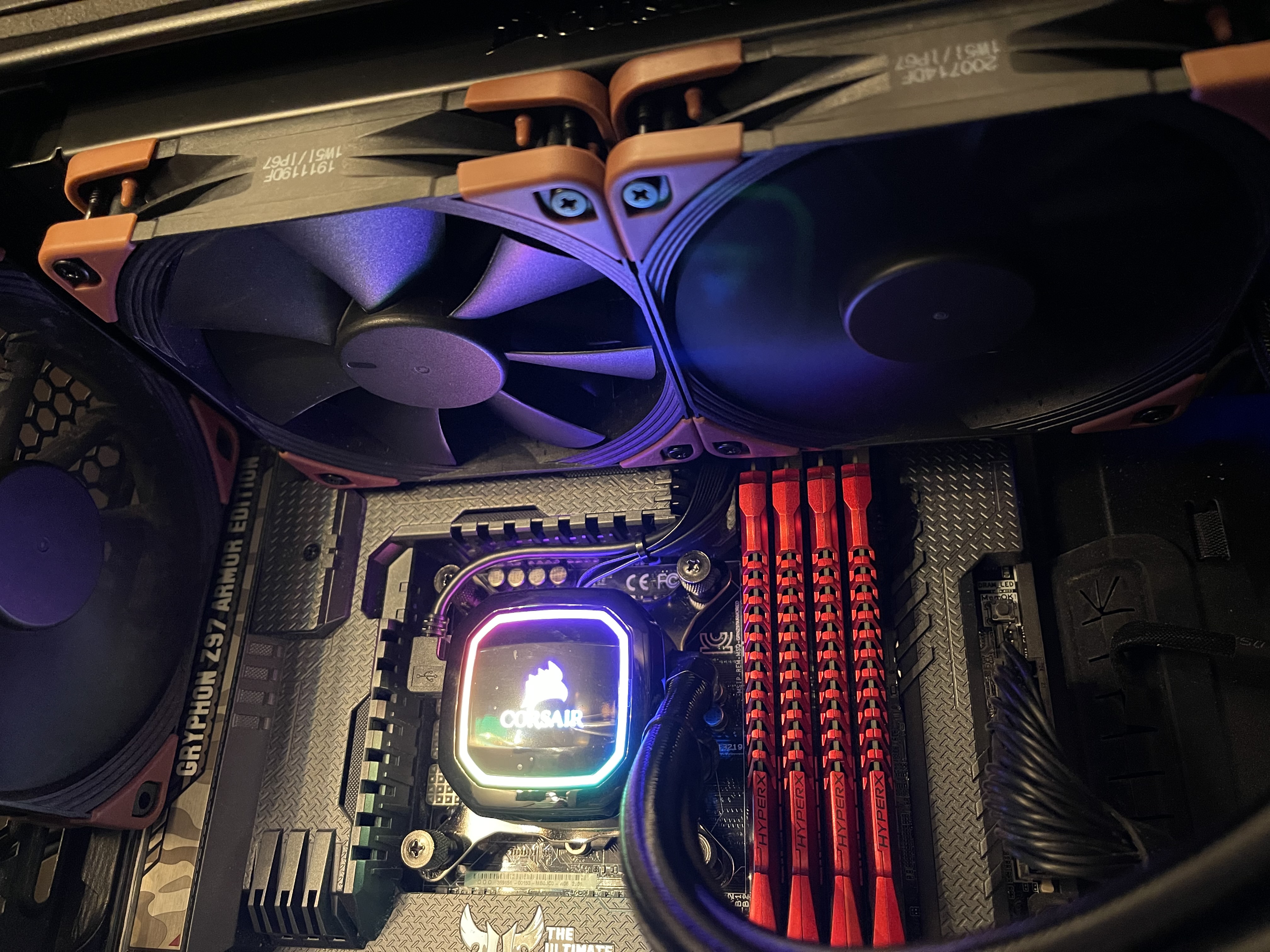 H100i XT only one fan spinning - Cooling - Corsair Community