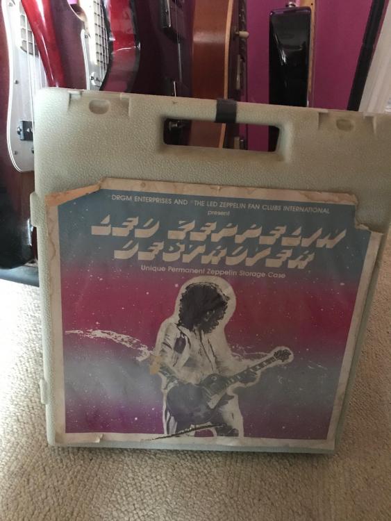 Has anyone got a copy of Destroyer 4 album box set - Led Zeppelin