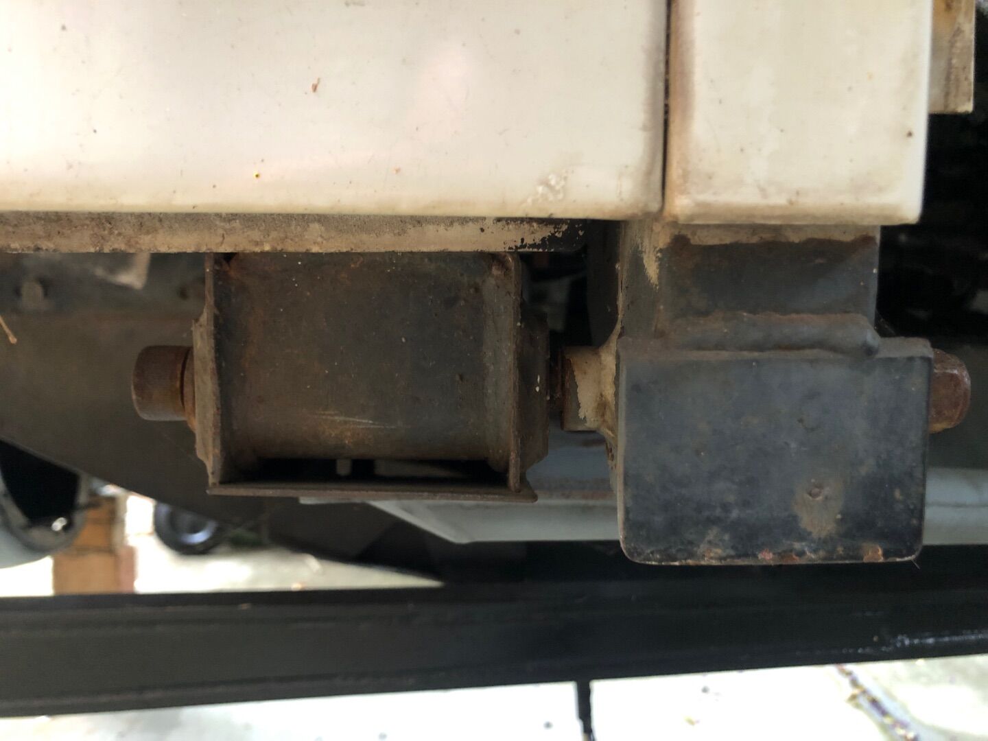 Body mounting - Defender Forum (1983 - 2016) - LR4x4 - The Land Rover Forum