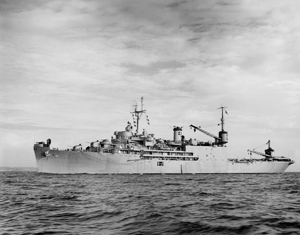 1024px-USS_Pine_Island_(AV-12)_late_1940s.jpg