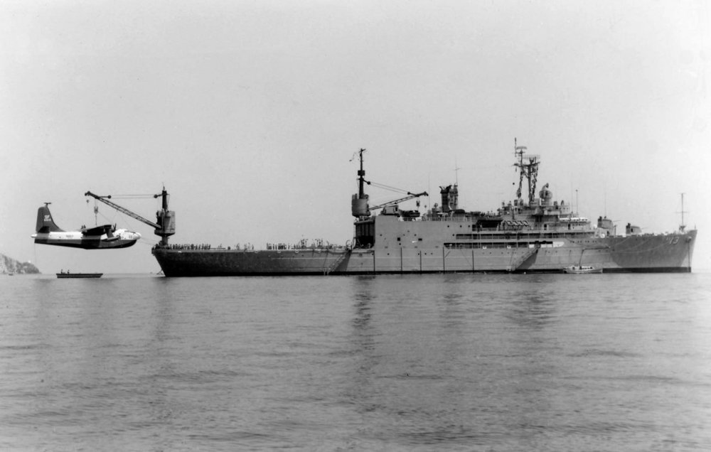 USS_Salisburs_Sound_(AV-13)_at_San_Diego_Bay_c1957 (1).jpeg