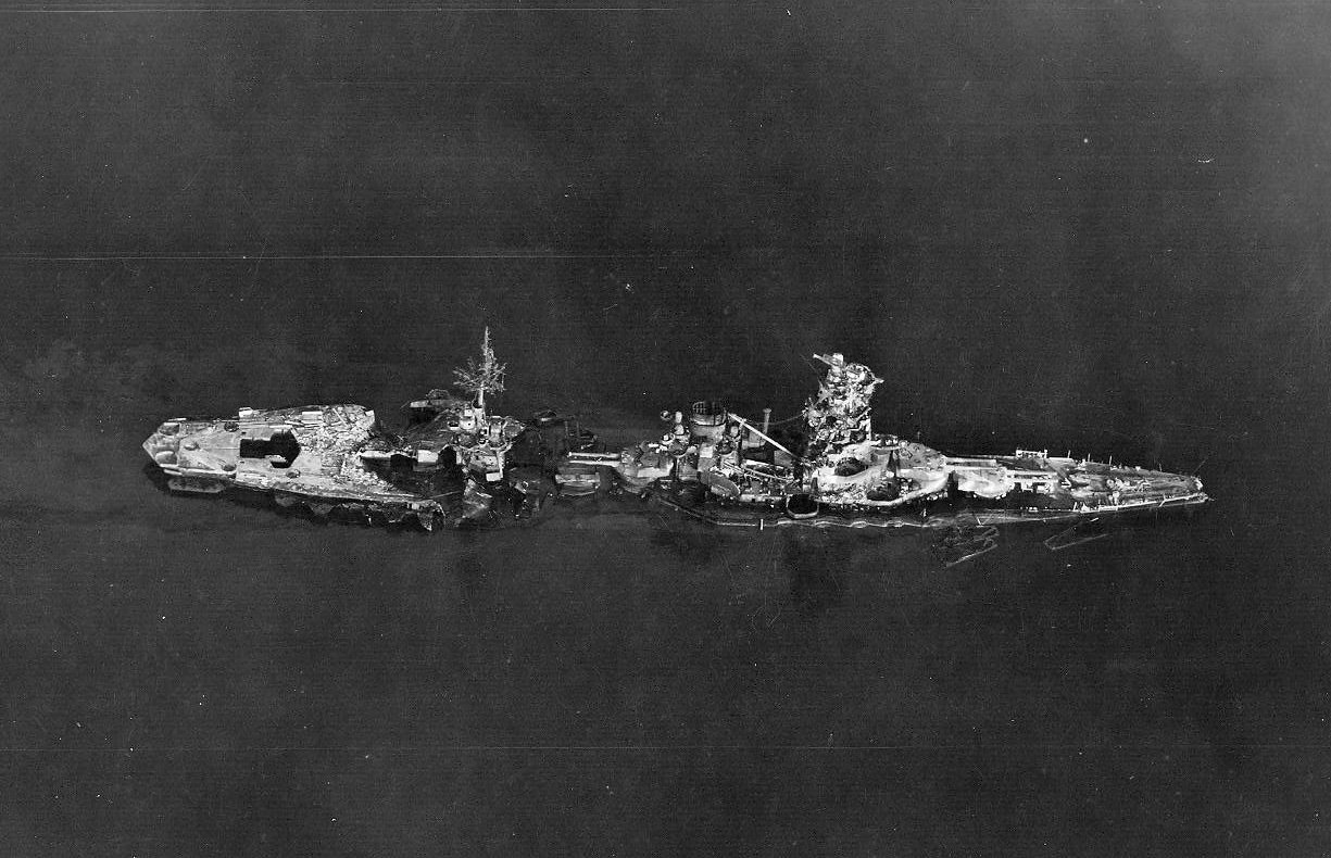 large.Aerial_photo_of_battleship_Hyuga_after_being_sunk_at_Kure.jpeg.6054348b743724db77502a9d27fbc043.jpeg