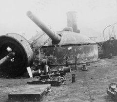 Vizcaya_cruiser_wreck_1898_LOC_cph_3c04759u.jpg