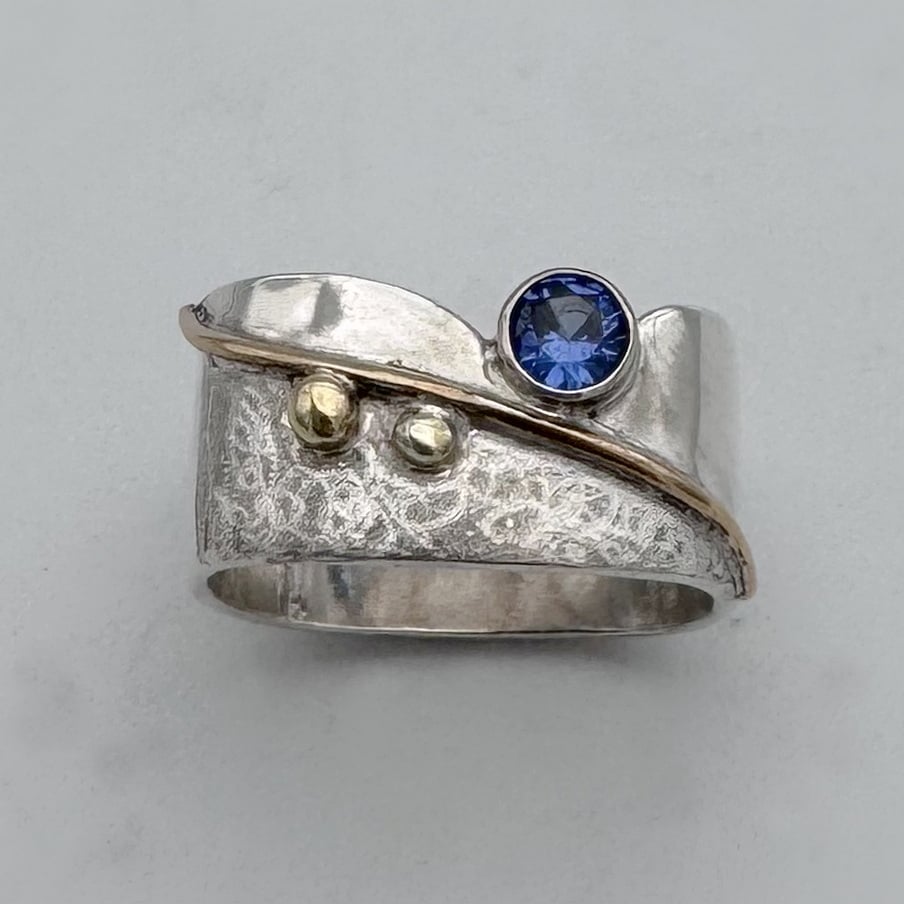 The Avenue Gallery – Feature Artist – Chi's Creations by Chi Cheng Lee