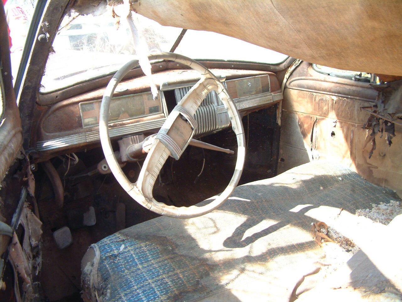 1942 DeSoto steering wheel - Desoto - Antique Automobile Club of America