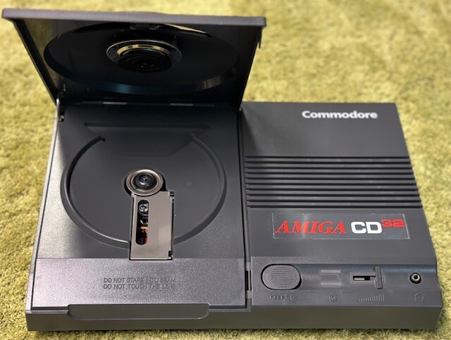 Canadian Amiga CD32 -- Thinking of selling - Commodore Amiga