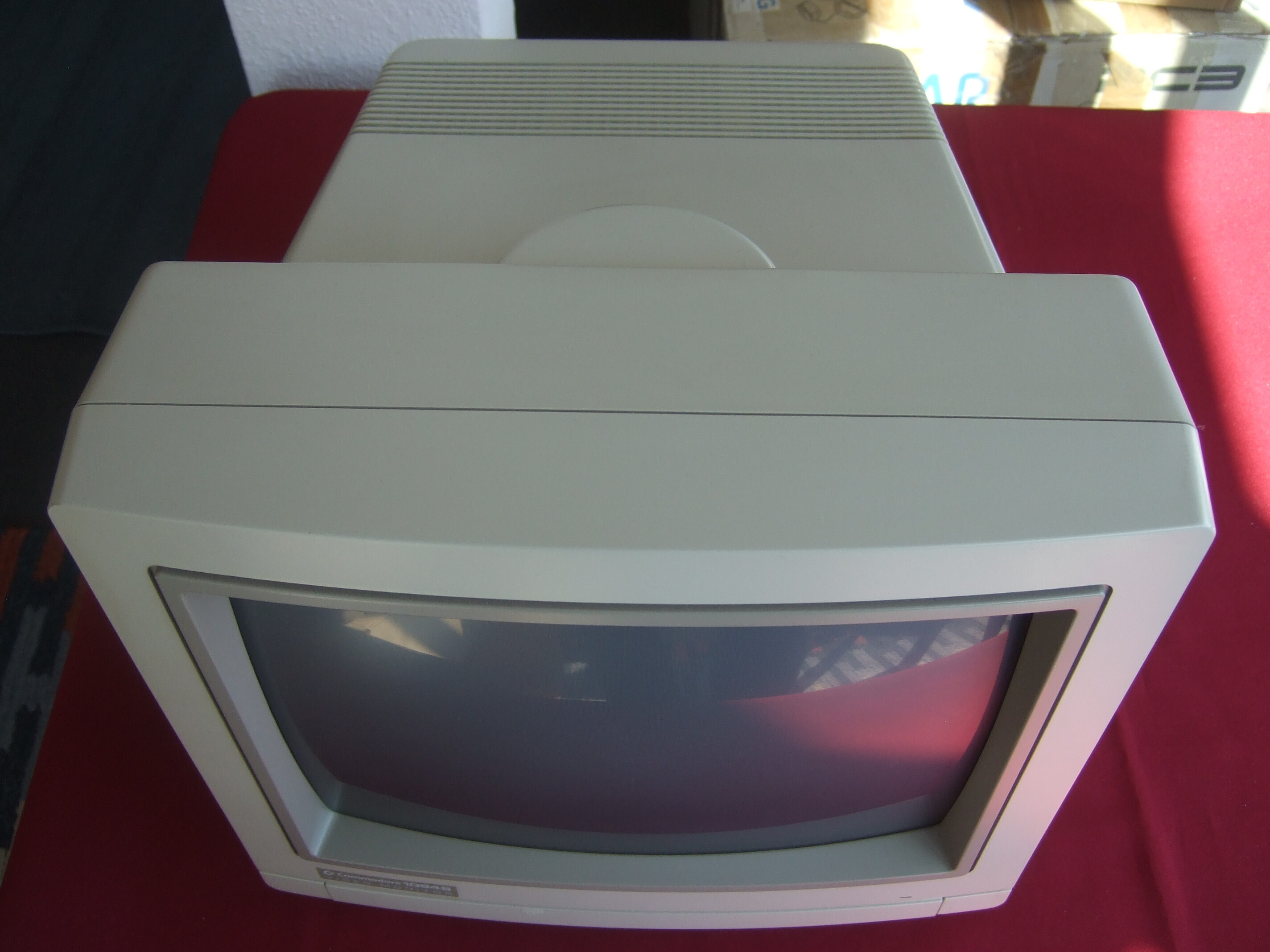 [SOLD]: Commodore 1084S-P1 14 inch PAL colour monitor + original ...
