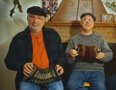 2ManyButtons Perform at USDA Farmers Market in DC
