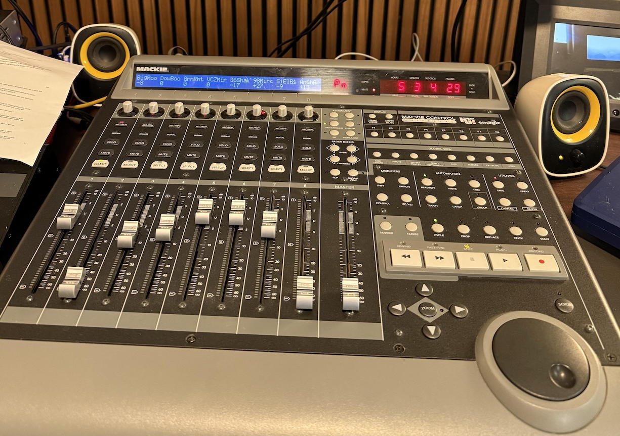 Mackie Control Puzzler - Logic receives midi and responds