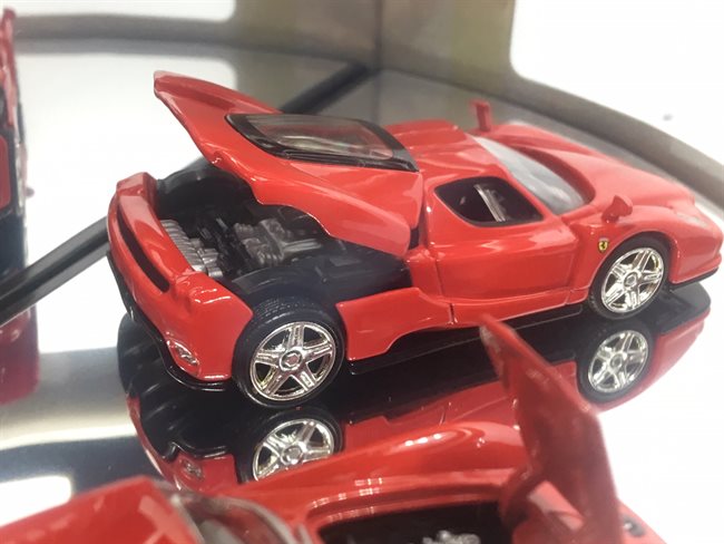 Custom Hot Wheels Team Transport FERRARI ENZO on a Ramp Truck w/ Real Riders