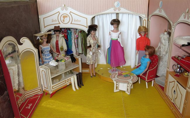 Who would Like to see Barbie s 1963 The Fashion Shop done as a Repro Modern Barbie Dolls Mattel Creations