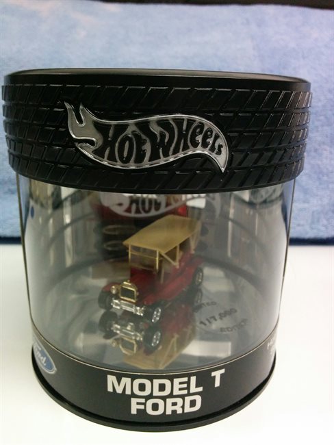 2004-2005 Showcase Oil Cans(Retail and Hobby) Hot Wheels 100