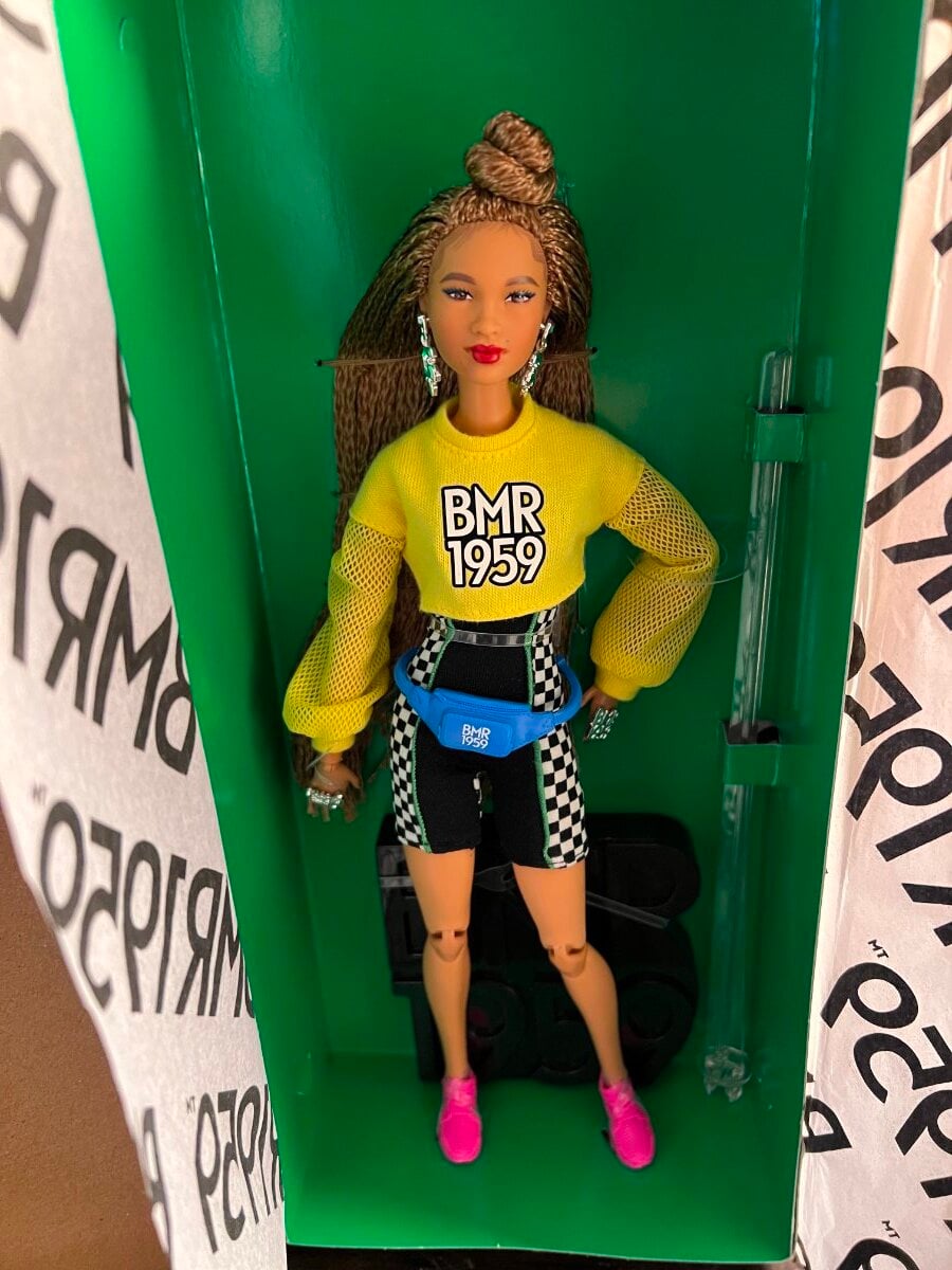 Poupée Barbie Mattel Convention 2022 - Couture Chromatic Yellow - Édition Limitée - Neuve
