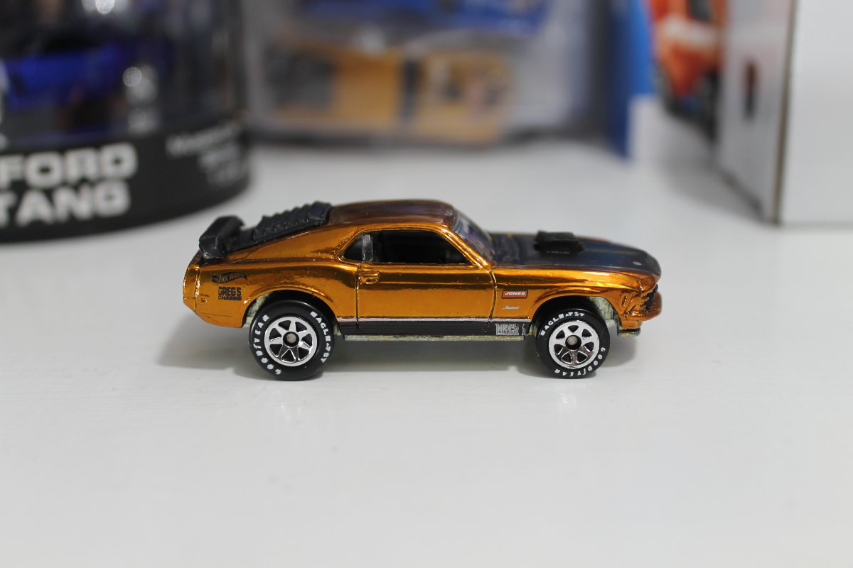 2006 Classics Series 2 #15 Mustang Mach 1 - HWC & Premium