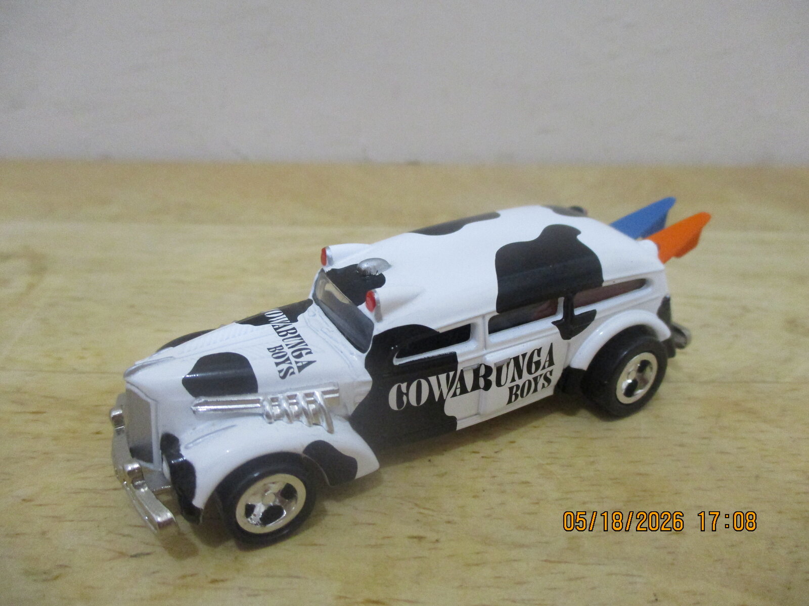 Johnny Lightning Cowabunga Boys Surf Rods 1937 Packard Ambulance